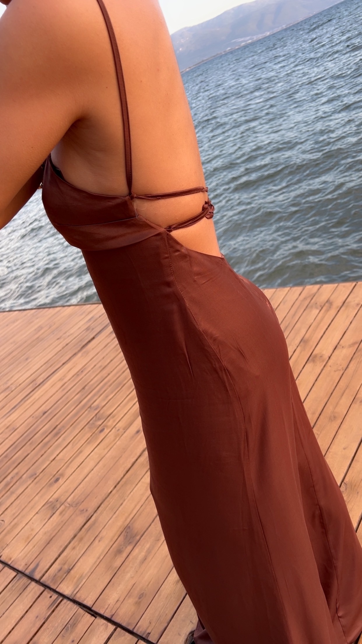 Maxi Boy Saten Sırt Dekolteli Elbise