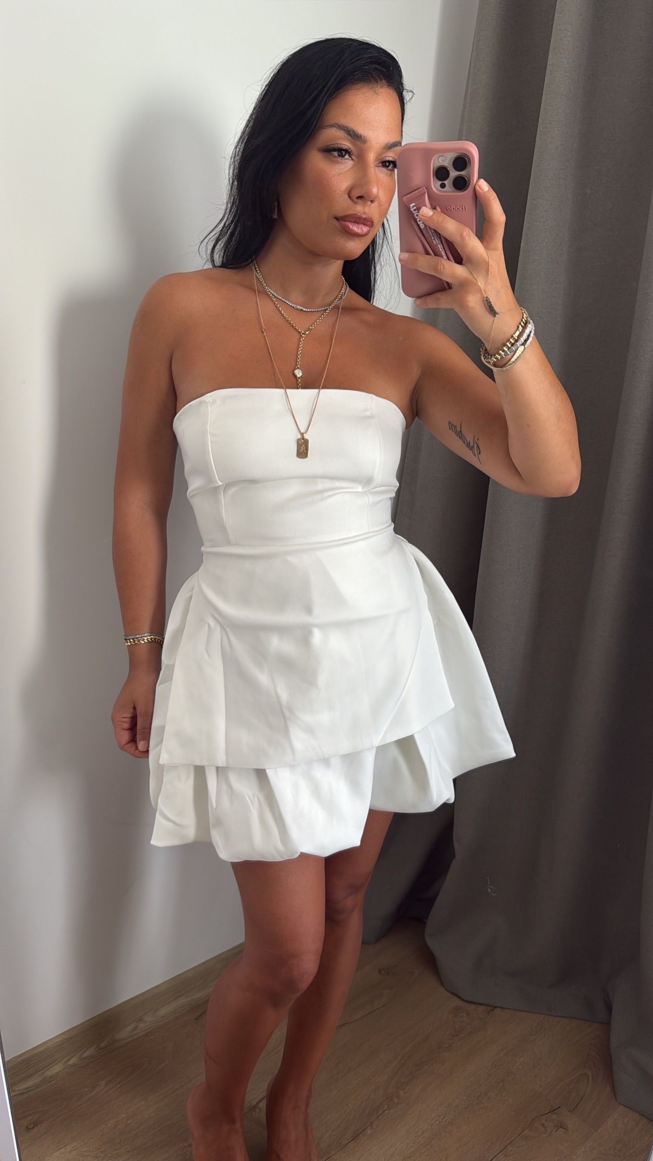 Straplez yaka balon etek detaylı elbise