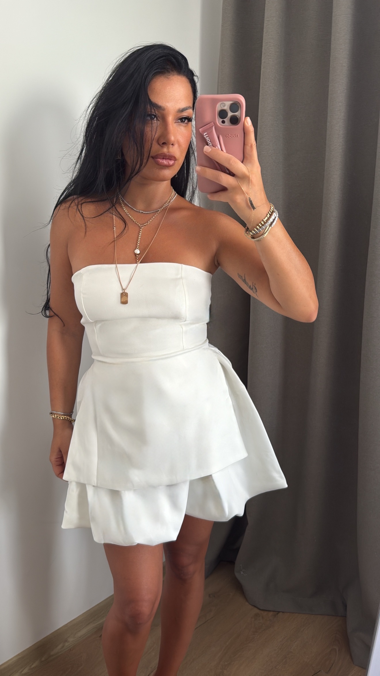 Straplez yaka balon etek detaylı elbise