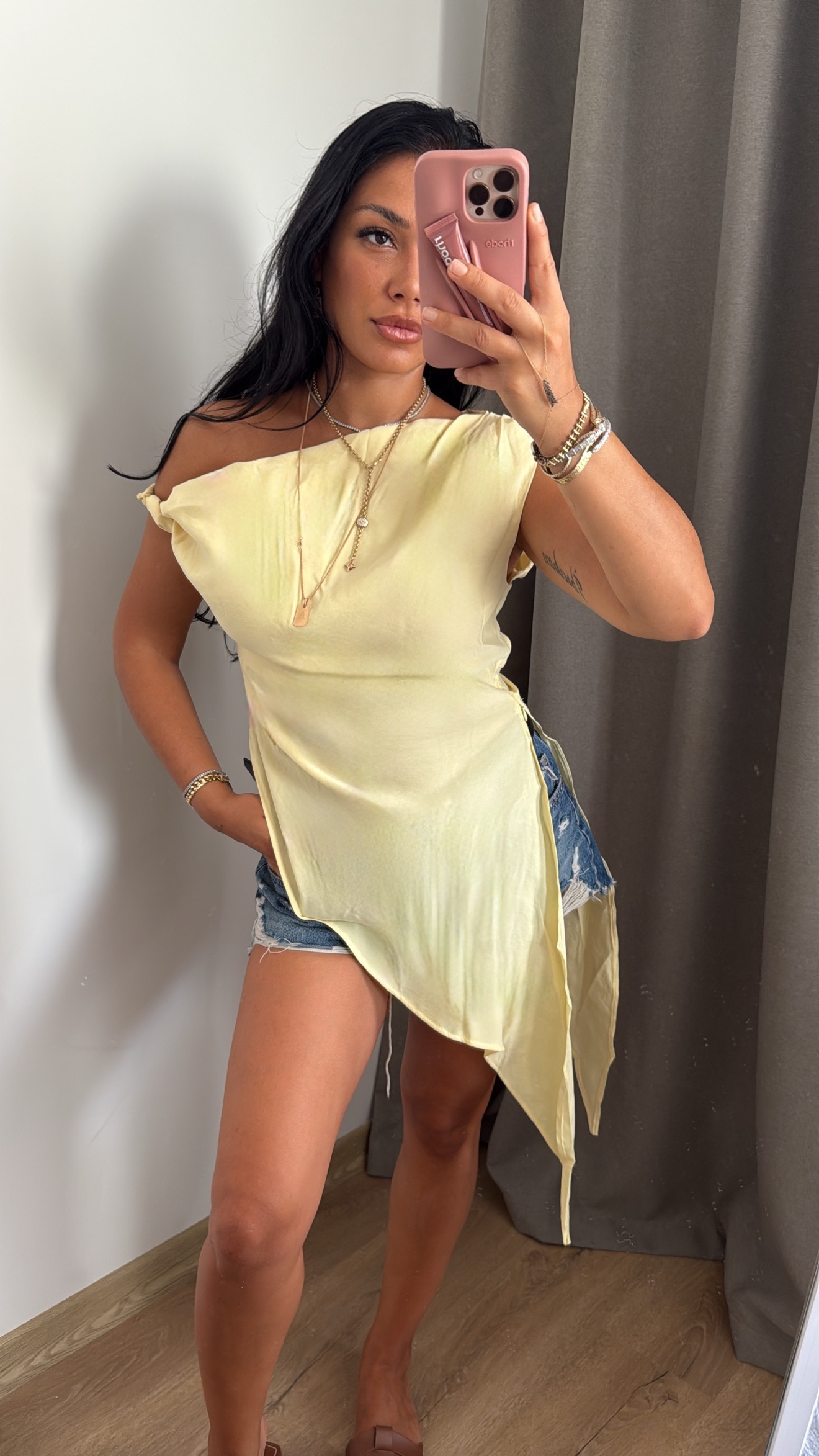 Asimetrik Kesim Tek Omuz Bluz