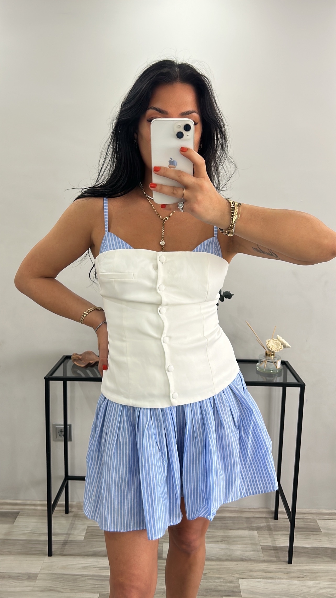 KORSE DETAY PİLELİ ELBİSE 