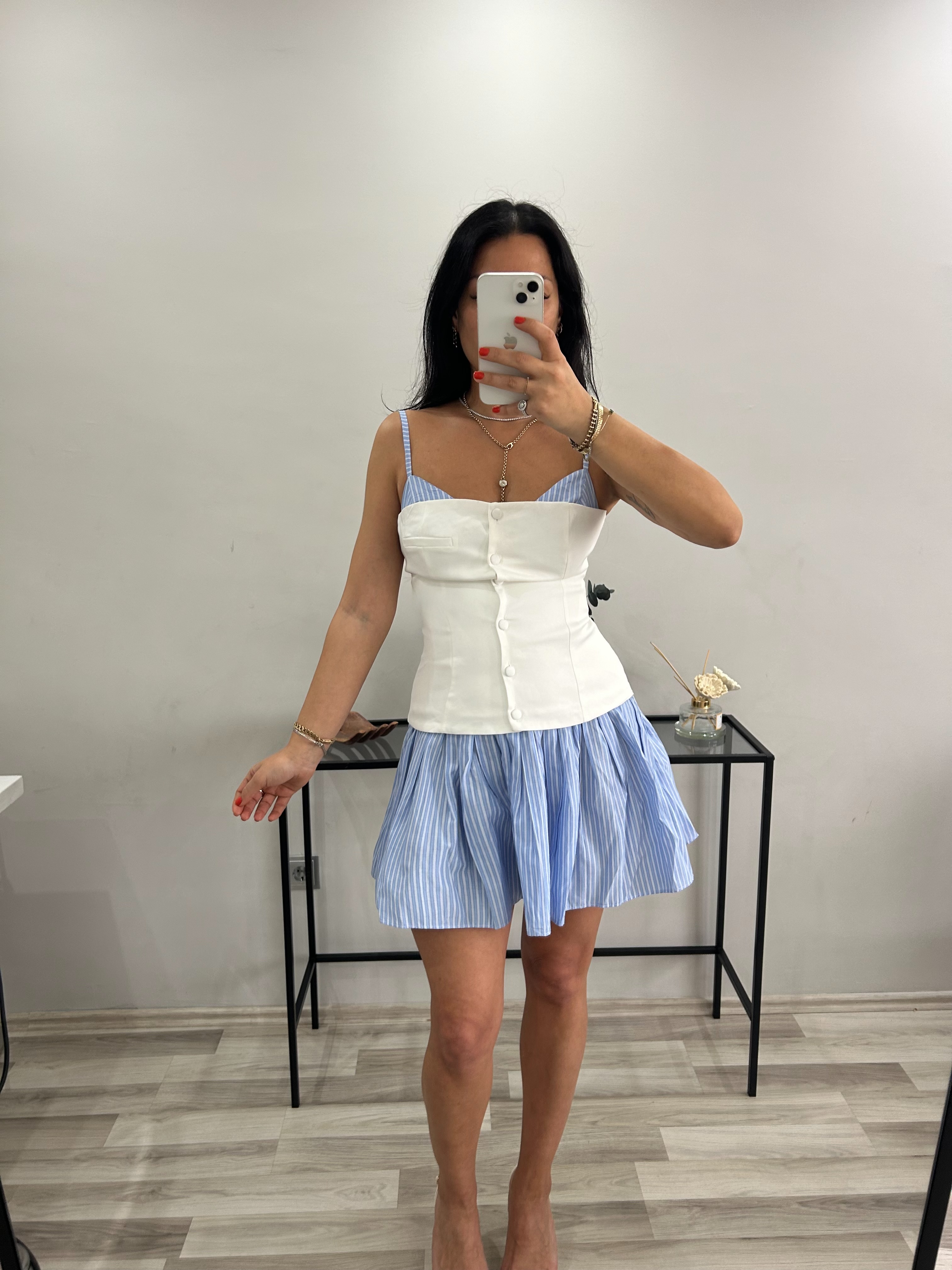 KORSE DETAY PİLELİ ELBİSE 