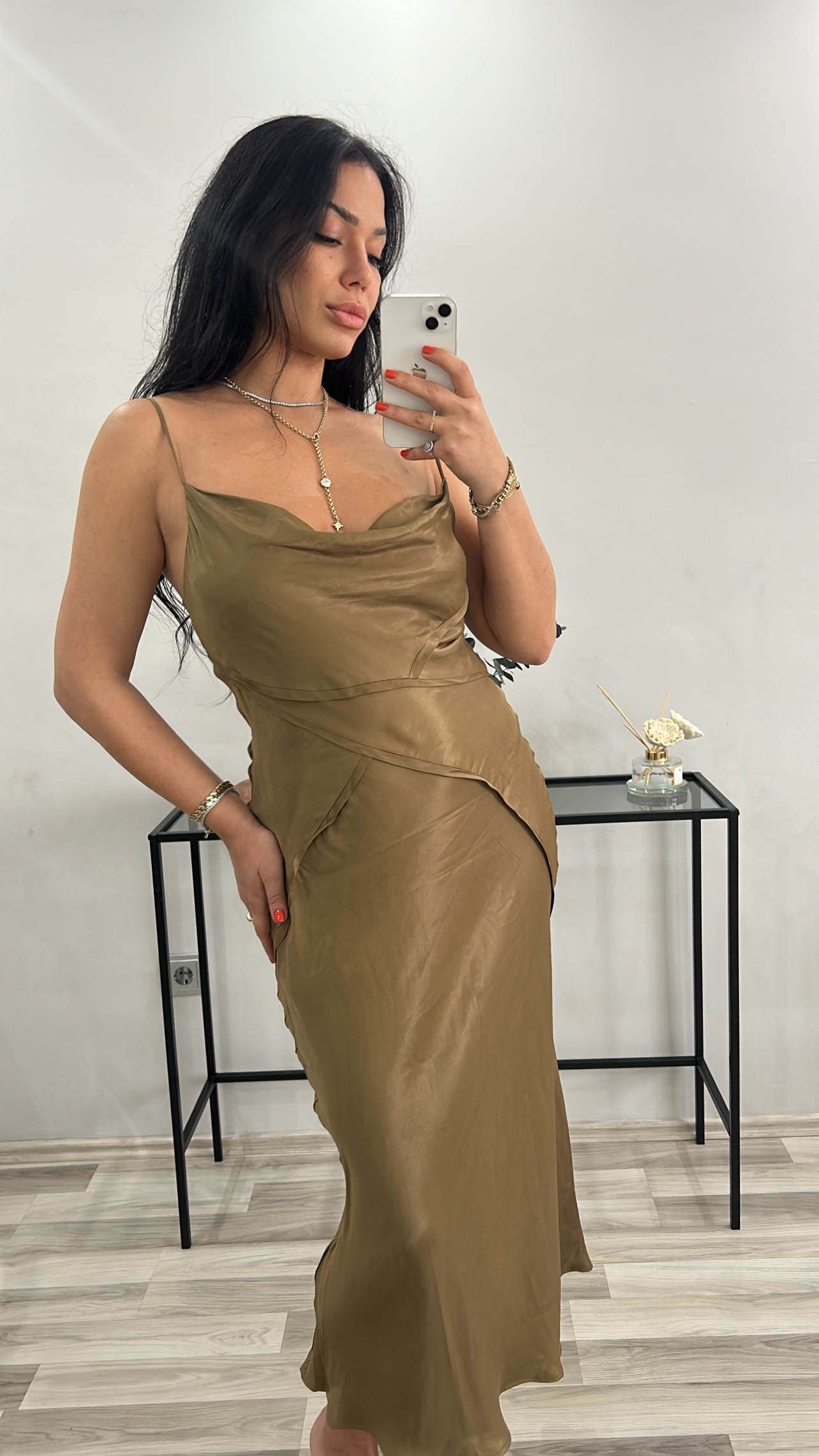 SATEN DEGAJE YAKA ELBİSE 