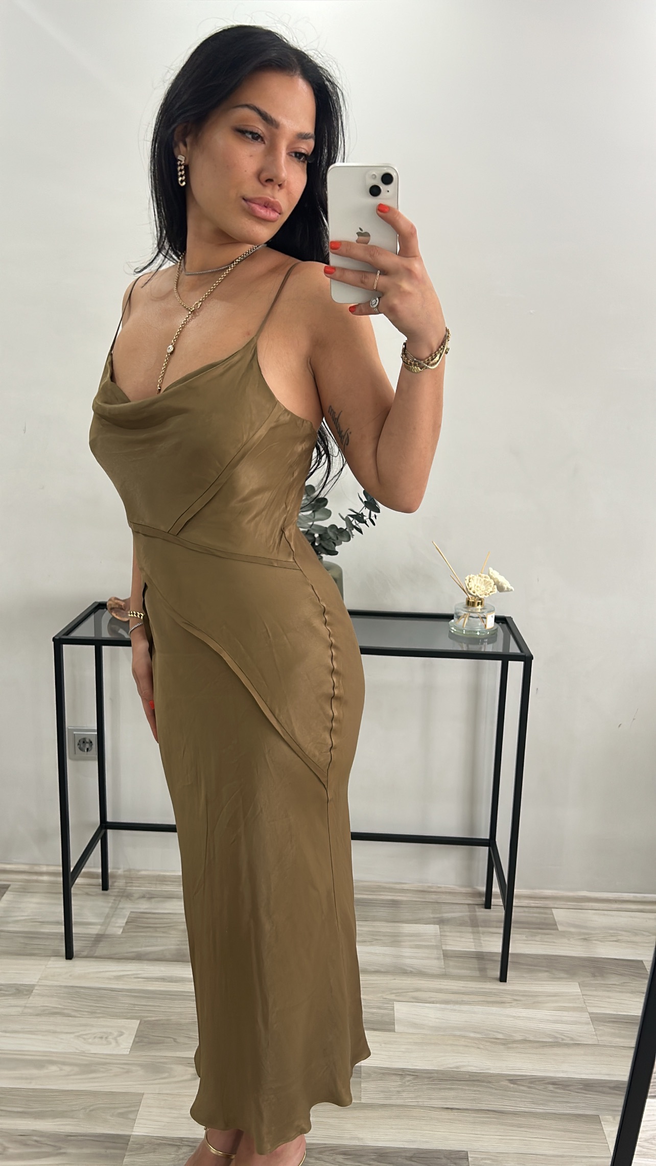 SATEN DEGAJE YAKA ELBİSE 