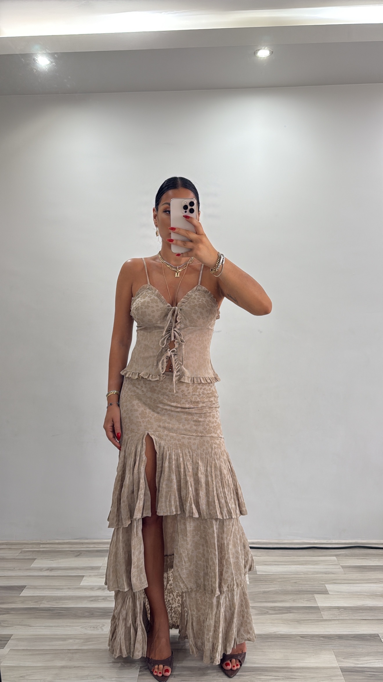 VOLAN DETAY YIRTMAÇLI ETEK&BLUZ TAKIM