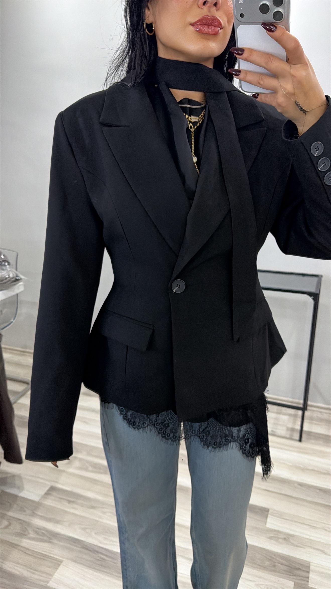 FULARLI BELDEN OTURTMALI SİYAH BLAZER CEKET