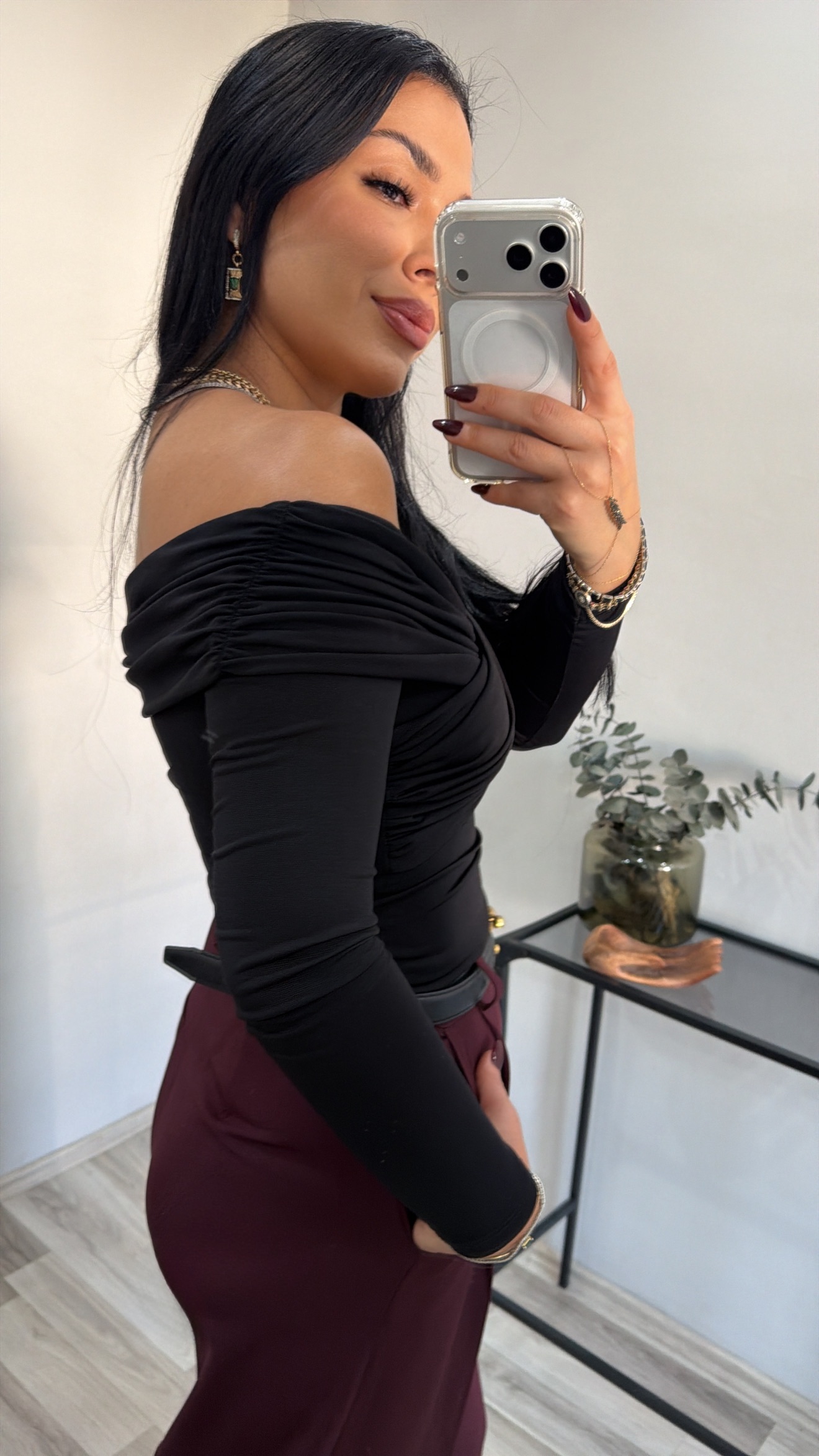 DRAPELİ SİYAH BLUZ