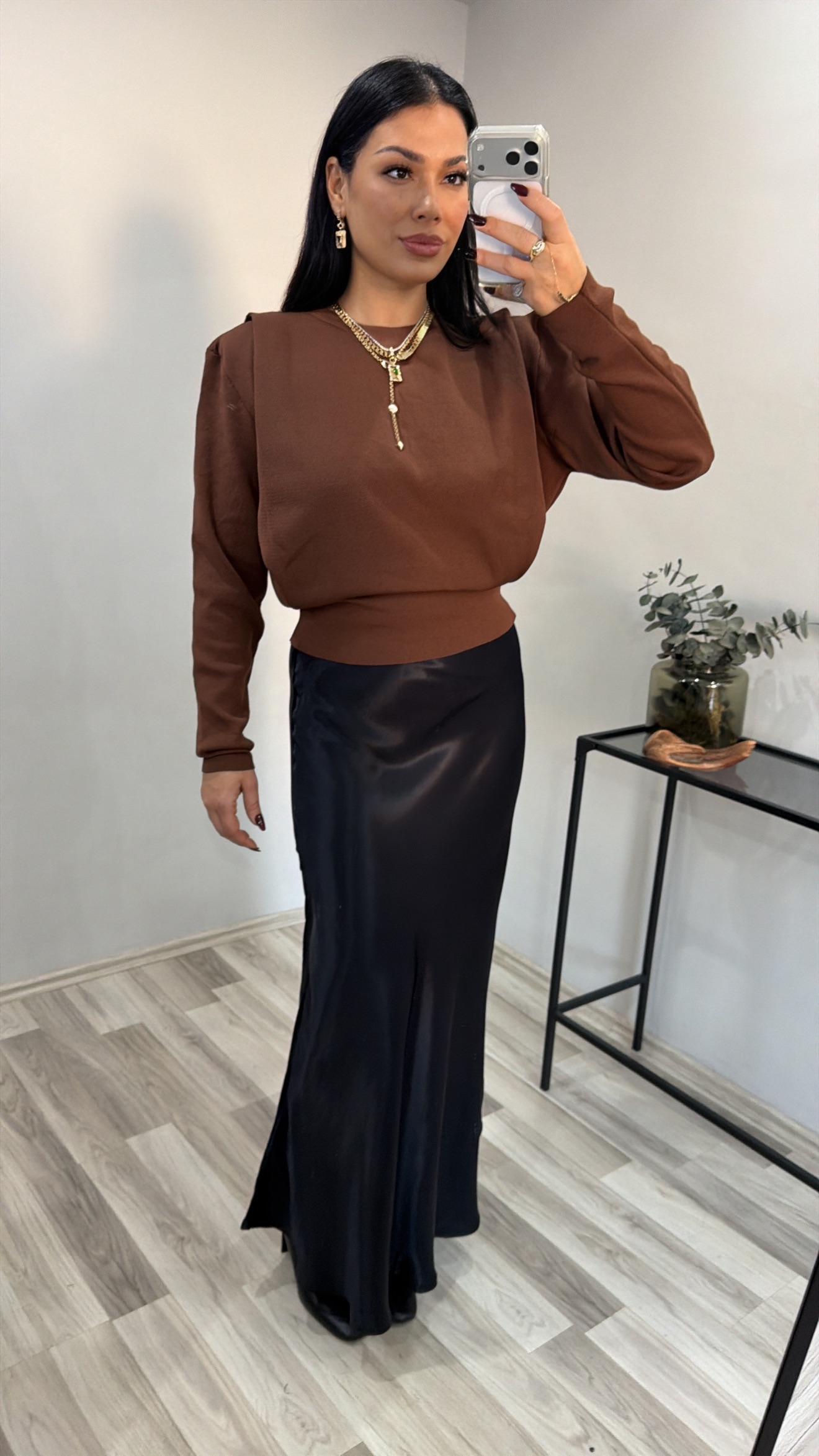 MAXİ BOY SİYAH SATEN ETEK