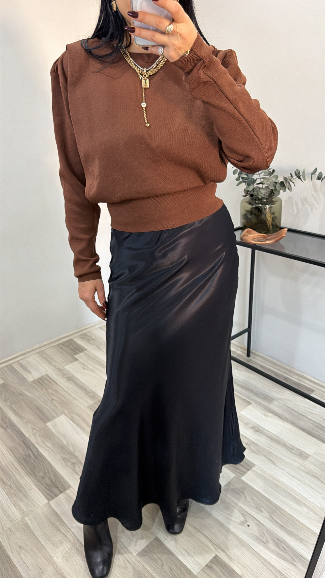 MAXİ BOY SİYAH SATEN ETEK