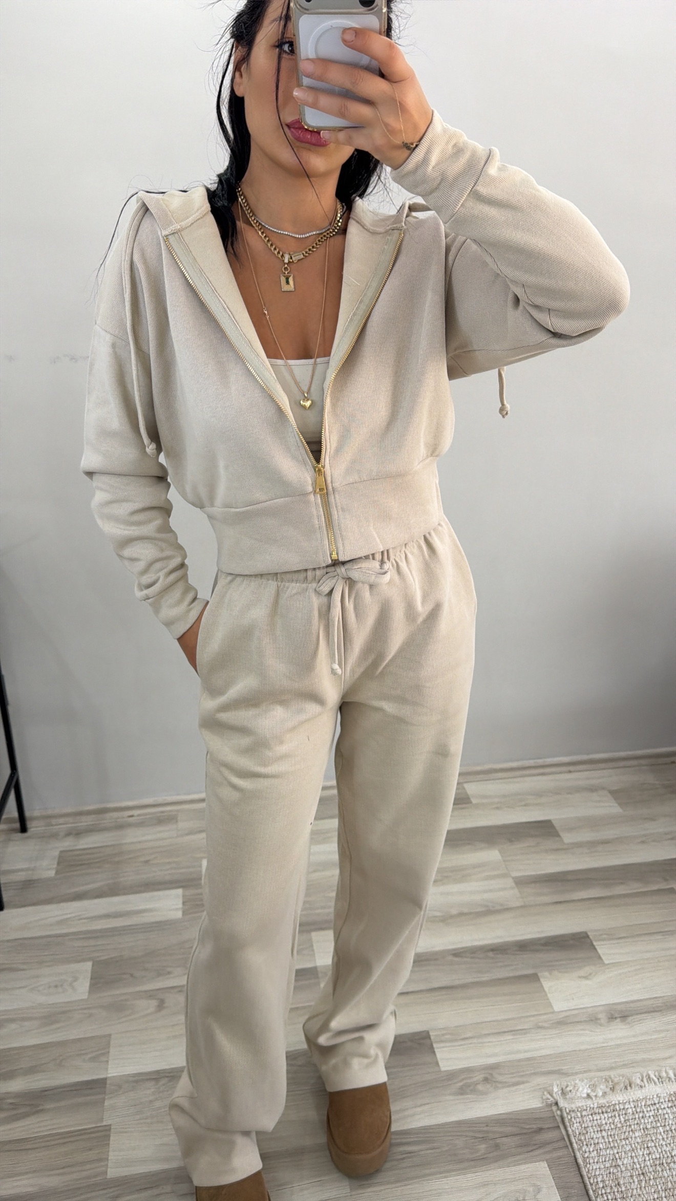 SELANİK KUMAŞ BEJ RENGİ EŞOFMAN TAKIMI