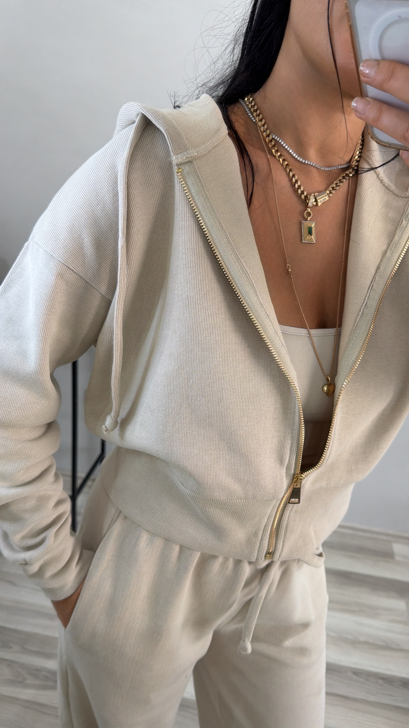 SELANİK KUMAŞ BEJ RENGİ EŞOFMAN TAKIMI