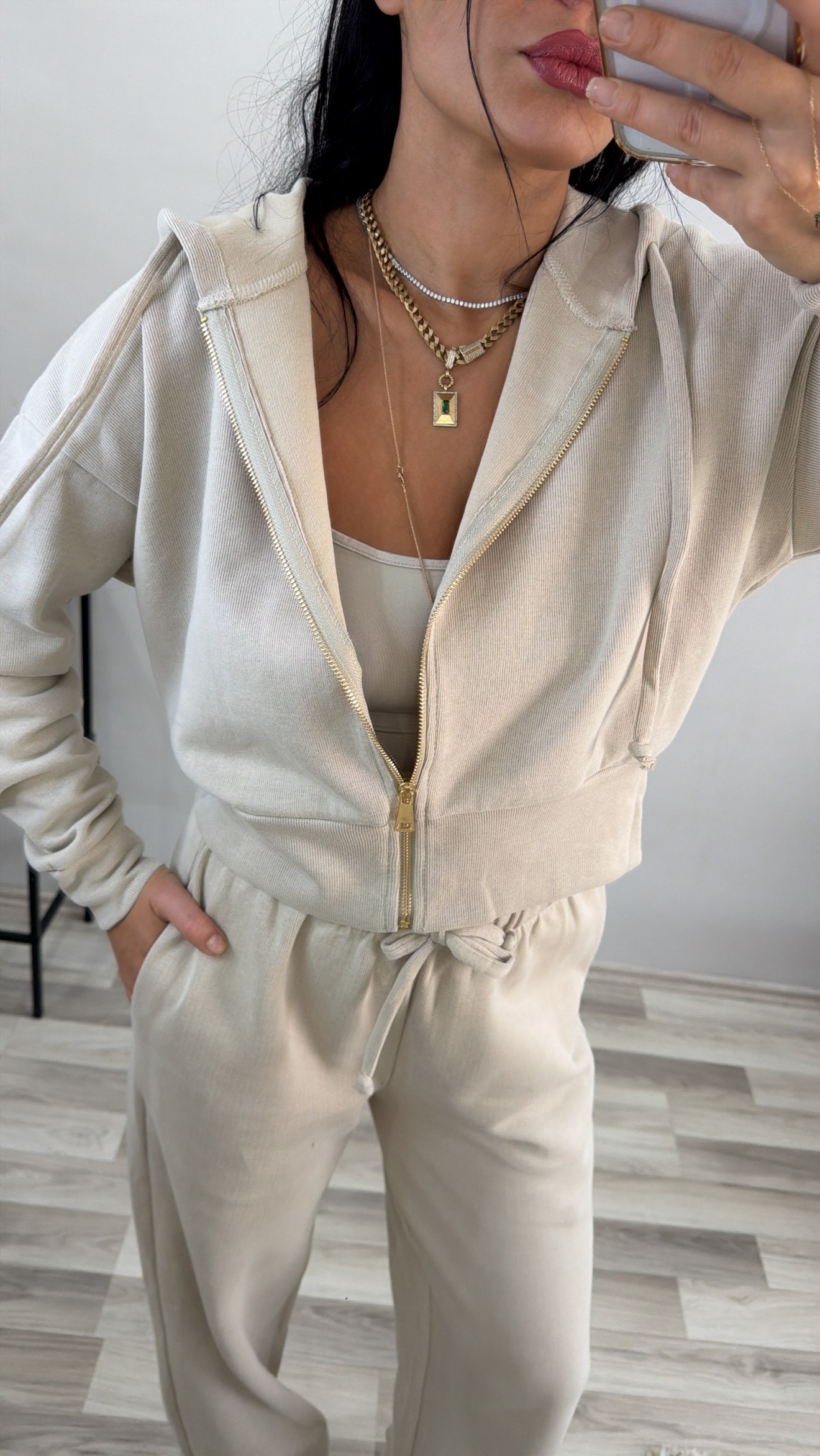 SELANİK KUMAŞ BEJ RENGİ EŞOFMAN TAKIMI